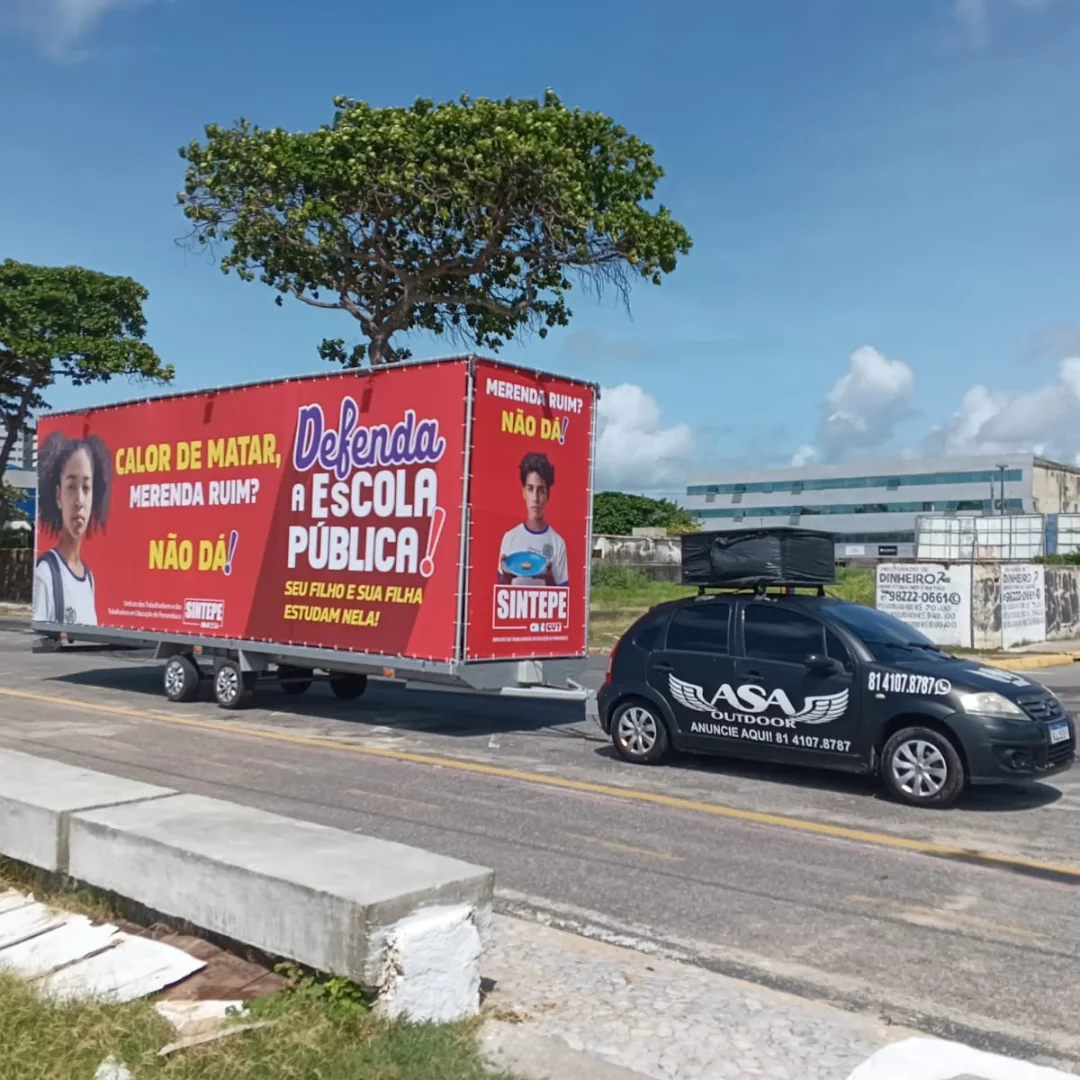 Outdoor móvel da ASA com campanha de mobilização em uma via do Recife